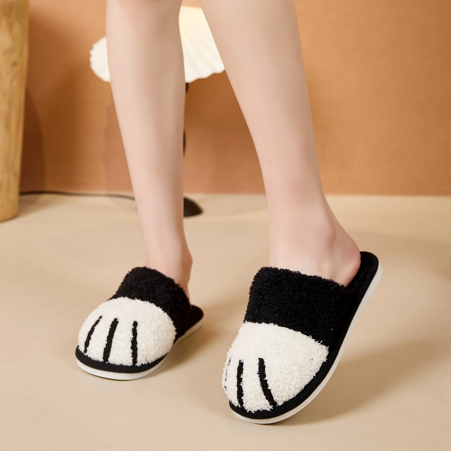 Cotton slippers for men, cute cat paws, plush for home use, anti slip for autumn and winter couples, indoor warmth for home use